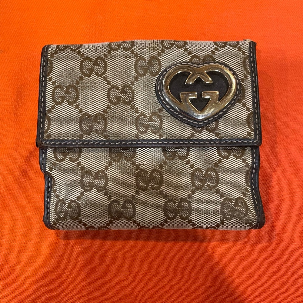 GUCCI Gg Canvas Heart Compact Leather Wallet